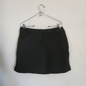 SLAZENGER GOLF SKORT---SZ 8-SHORTS UNDER-KNIT-BLACK Button/Zip Pockets.